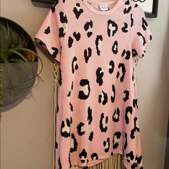 LuLaRoe Tops - LuLaRoe || Melissa Animal Print Shark bite Top